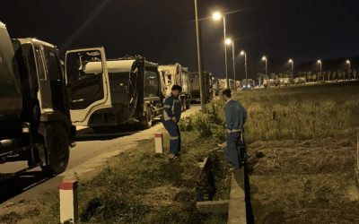 The largest landfill in Hanoi is blocked