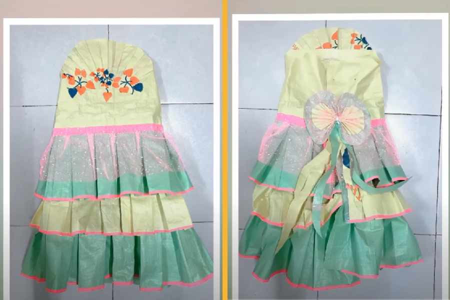 Áo choàng và váy dạ hội làm từ bao tải tái chế