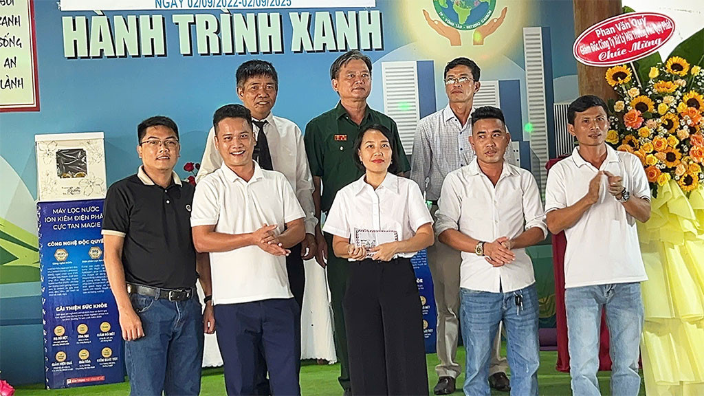 Ban Chủ nhiệm CLB Hành Trình Xanh, đội ngũ lãnh đạo của các chiến binh xanh bảo vệ môi trường