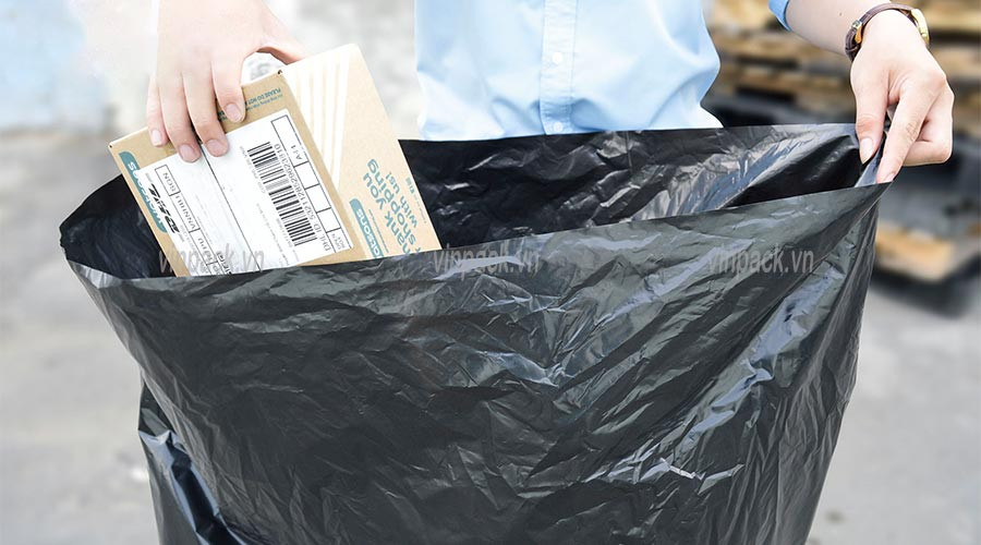 Bao rác công nghiệp giúp gom rác một cách gọn gàng và hiệu quả