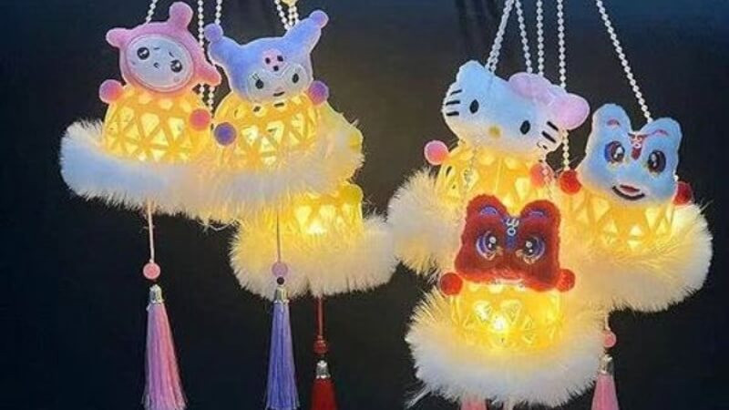 Biến giỏ nhựa cũ thành lồng đèn Trung thu trang trí bắt mắt