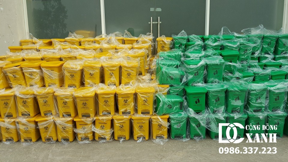 Bộ sưu tập thùng rác nhựa 20L đa dạng màu sắc, giúp dễ dàng phân loại rác thải tại nguồn hiệu quả.