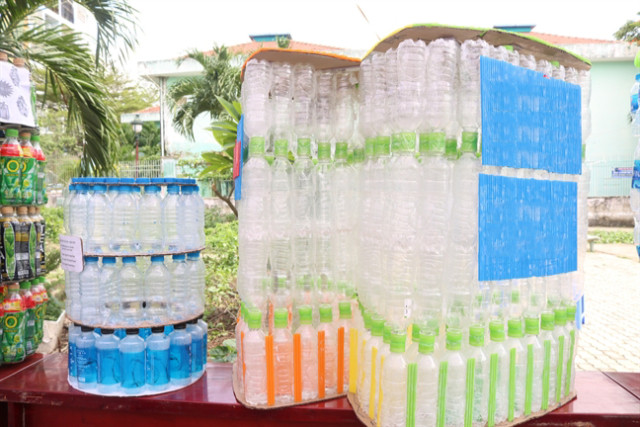 Các mẹo và ý tưởng sáng tạo để trang trí thùng rác tái chế làm từ chai nhựa, tăng tính thẩm mỹ và tiện dụng cho sản phẩm thủ công