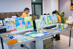 Các tác phẩm ấn tượng của các bé cấp 1 và cấp 2 được tạo ra từ vật liệu tái chế