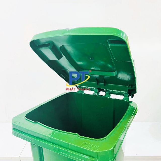 Cận cảnh nắp đậy kín của thùng rác 120l, đảm bảo ngăn mùi hôi và bảo vệ môi trường xung quanh khỏi tác động của chất thải.