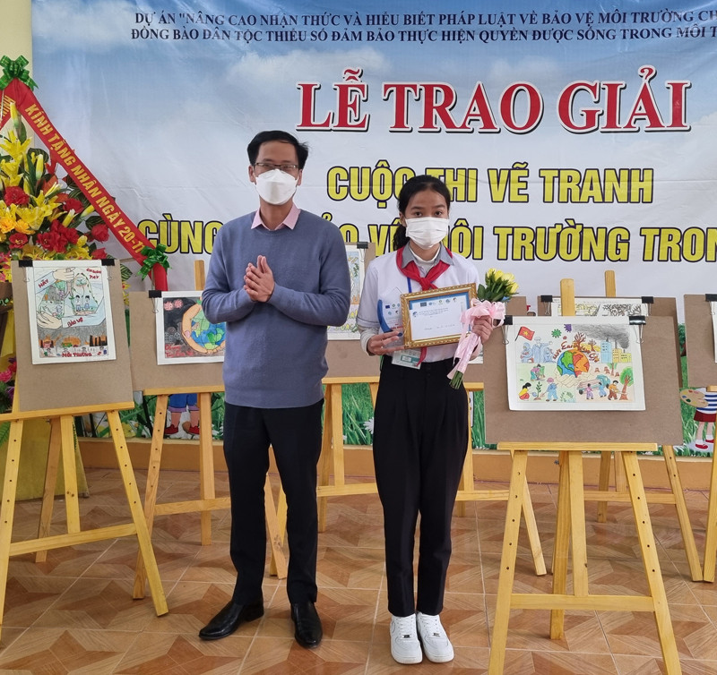 Cuộc thi vẽ tranh "Cùng em bảo vệ môi trường trong lành" - Báo Quảng Bình