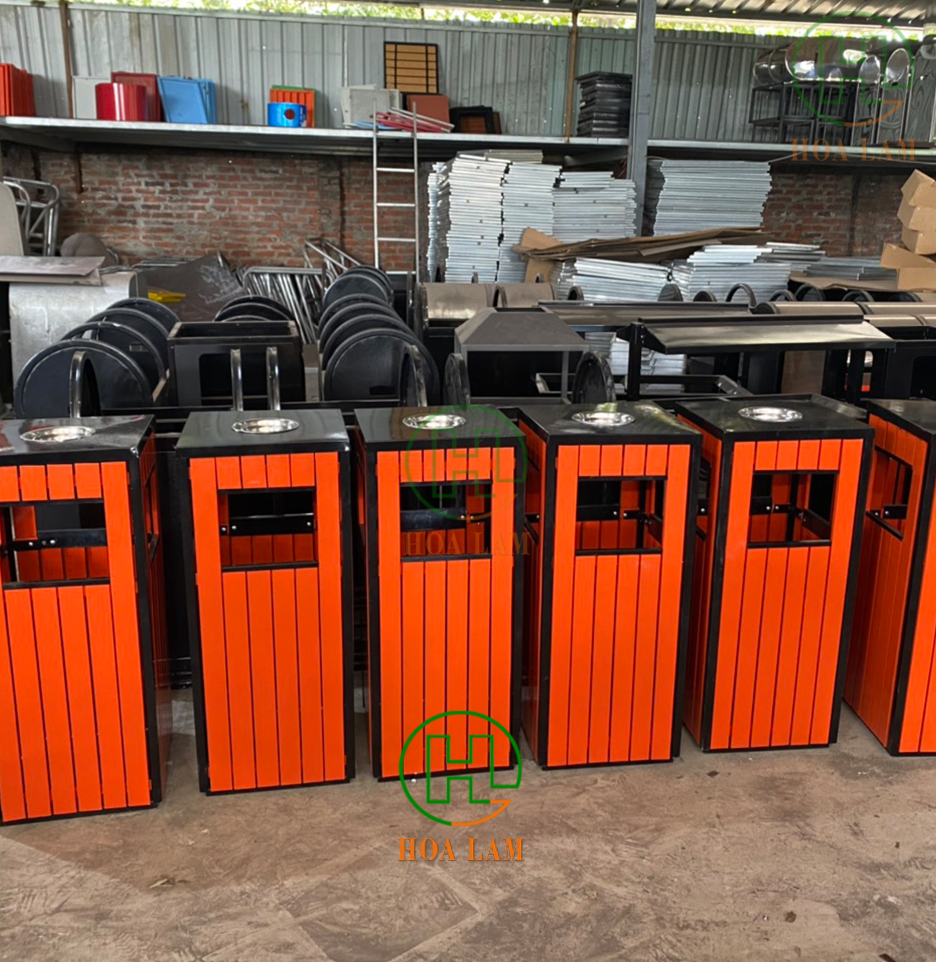 Đặc tính và yêu cầu của thùng rác đơn ngoài trời