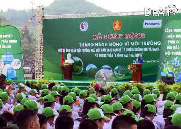 Đào tạo nhân viên và nâng cao nhận thức về bảo vệ môi trường là một trong những giải pháp bảo vệ môi trường mang tính bền vững