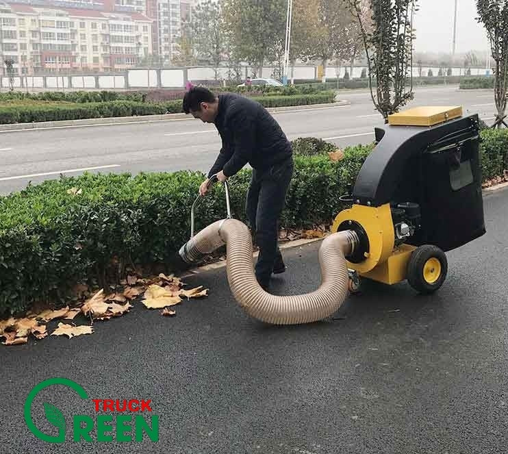 Hệ thống bánh xe và cổng hút của máy hút rác