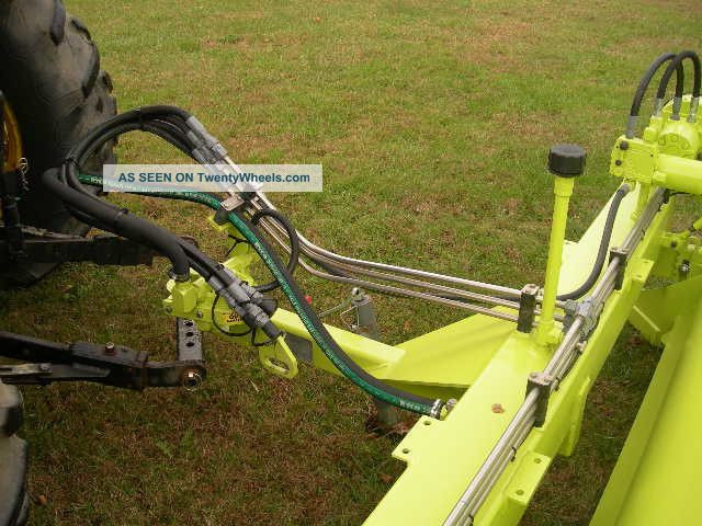 Hệ thống thủy lực độc lập trên xe cào rác bãi biển đảm bảo vận hành ổn định