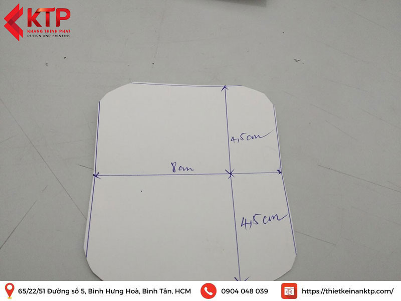Hình vẽ phác thảo phần nắp của thùng rác bằng giấy.