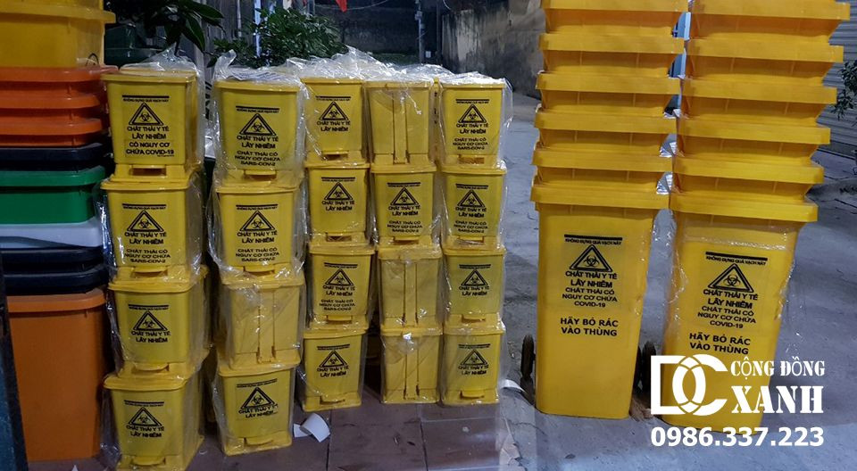 Kho chứa các loại thùng đựng rác thải y tế nhiều màu sắc và dung tích, sẵn sàng cung cấp cho cơ sở y tế với giá thùng đựng rác thải y tế cạnh tranh.