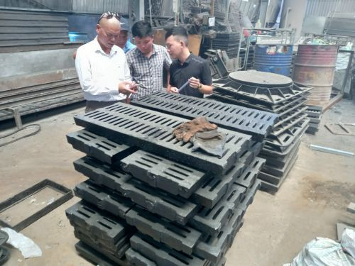 Khu vực hoàn thiện sản phẩm lưới chắn rác composite và gang