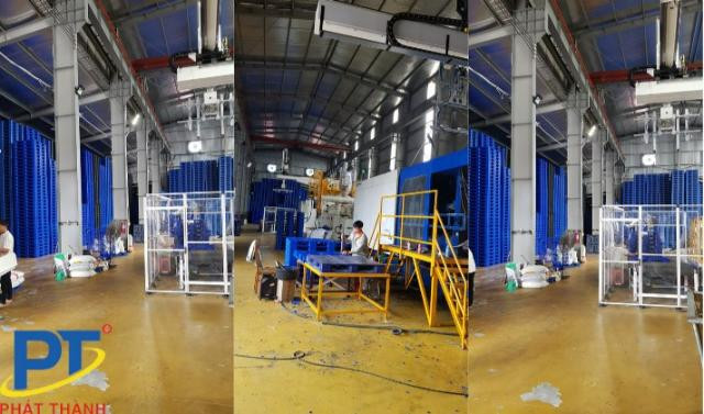 Khung cảnh xưởng sản xuất hiện đại, nơi thùng rác 120l và các sản phẩm nhựa khác được sản xuất theo quy trình đạt chuẩn.