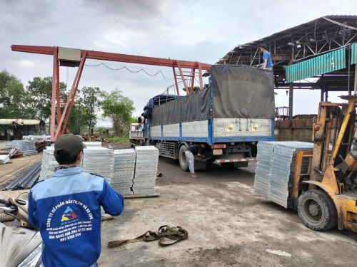 Kiểm soát chất lượng lưới chắn rác trước khi xuất xưởng