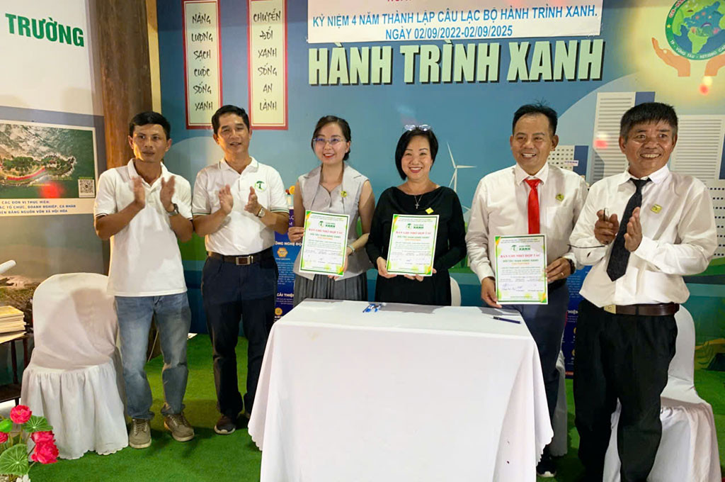Ký kết hợp tác Gian hàng Xanh, thúc đẩy sản xuất và tiêu dùng bền vững cùng các chiến binh xanh