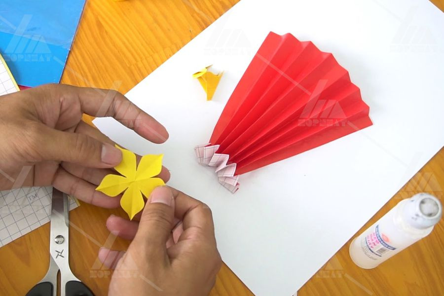 Làm hoa dán tường