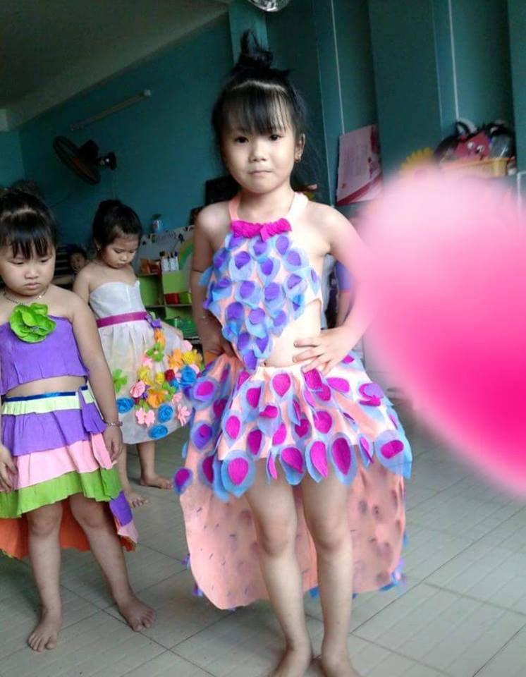 Mẫu trang phục tái chế lấy cảm hứng từ thiên nhiên
