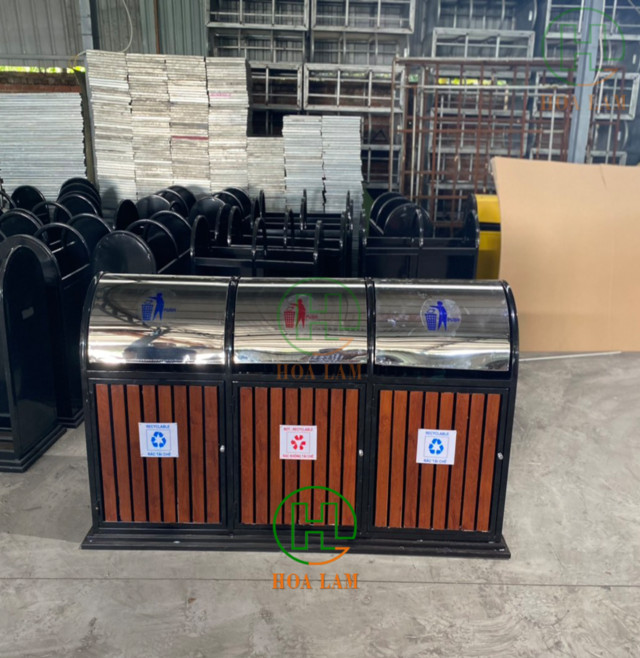 Minh họa các bước bảo quản thùng rác inox 3 ngăn ngoài trời để tăng cường độ bền và tuổi thọ sản phẩm.