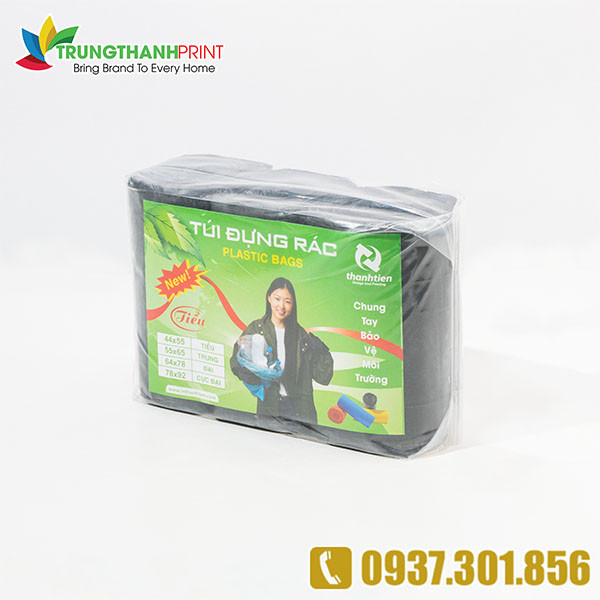 Một loạt các bịch đựng rác cuộn với nhiều kích cỡ và màu sắc khác nhau, phù hợp cho gia đình và văn phòng