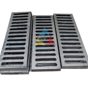Nắp chắn rác gang cầu 700x200mm thoát nước hiệu quả