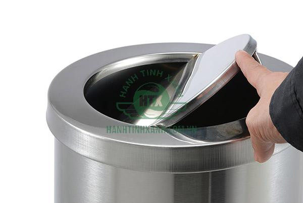 Nắp lật tiện lợi, thông minh và dễ dàng sử dụng