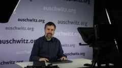 Ông Pawel Sawicki của Đài tưởng niệm Auschwitz bày tỏ lo ngại về allintitle:hình ảnh rác AI và ảnh hưởng của chúng đến ký ức Holocaust