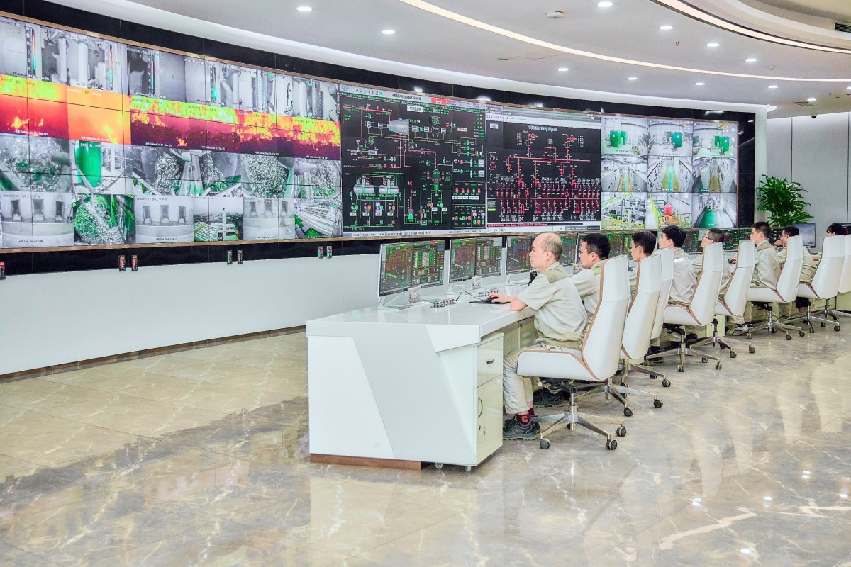 Phòng Điều khiển trung tâm quản lý, theo dõi toàn bộ hoạt động của Nhà máy