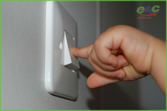 Tắt điện khi không sử dụng là một hành động đơn giản nhưng hiệu quả để tiết kiệm năng lượng