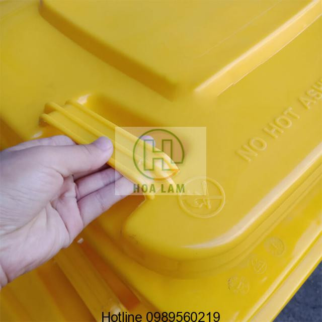Tay nắm giúp việc bỏ rác thuận tiện và vệ sinh 