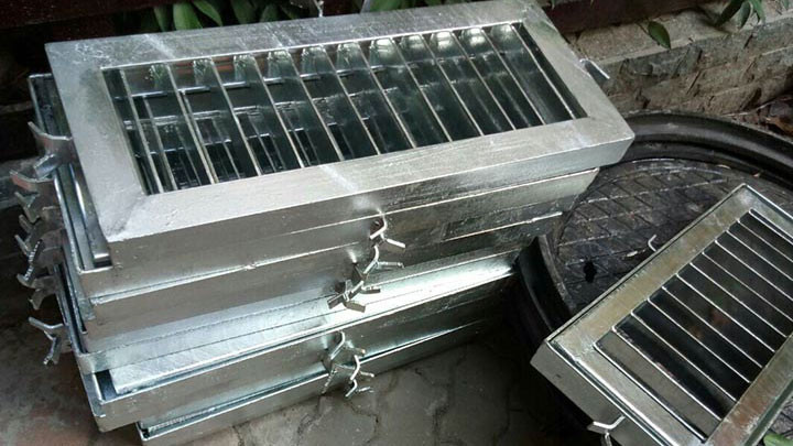 Thiết kế lưới của song chắn rác inox 304 đảm bảo độ bền vượt trội và khả năng thoát nước tối ưu.