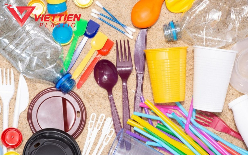 Thói quen tiêu dùng sản phẩm nhựa dùng một lần là nguyên nhân chính gây ra thực trạng của rác thải nhựa đáng báo động trên biển.