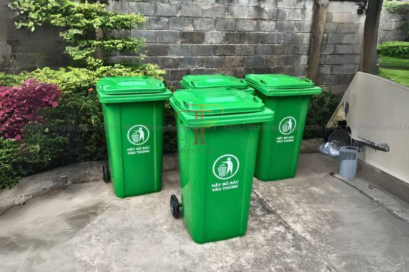 Thùng rác công cộng 240 lít phổ biến trên các tuyến đường Đà Nẵng
