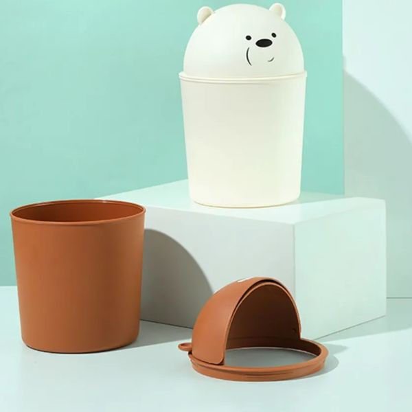 Thùng rác để bàn hình gấu trắng We Bare Bears, chất liệu nhựa PP, thiết kế đáng yêu, nắp lật tiện dụng.