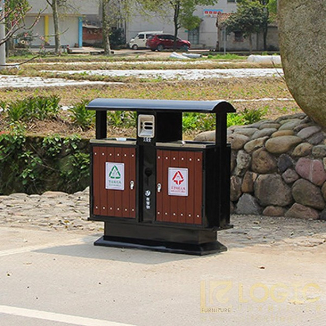 Thùng rác đôi có mái che để ngoài trời, thích hợp cho việc phân loại rác
