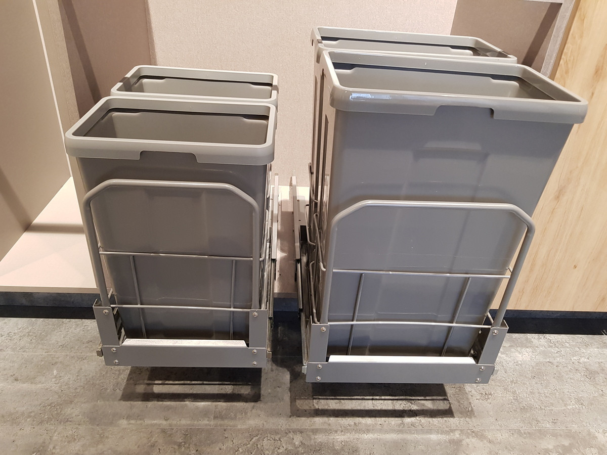 Thùng rác đôi gắn cánh tủ bếp Hafele