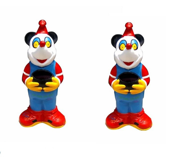 Thùng rác hoạt hình chuột Mickey bằng nhựa composite bền đẹp, góp phần quản lý rác thải hiệu quả.