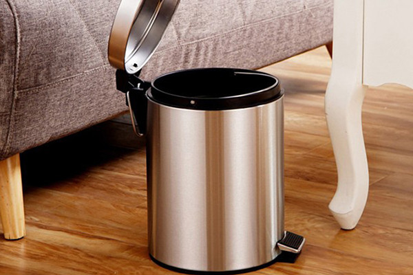 Thùng rác inox đạp chân tiện lợi, một lựa chọn thay thế thùng rác cảm ứng