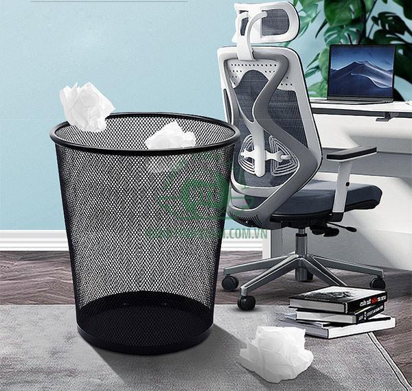 Thùng rác lưới đen sang trọng làm từ thép không gỉ, phù hợp văn phòng hiện đại