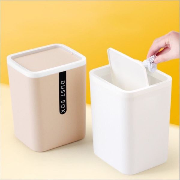 Thùng rác mini nắp lật Dustbox có thiết kế vuông vắn, màu trắng thanh lịch, phù hợp mọi không gian.