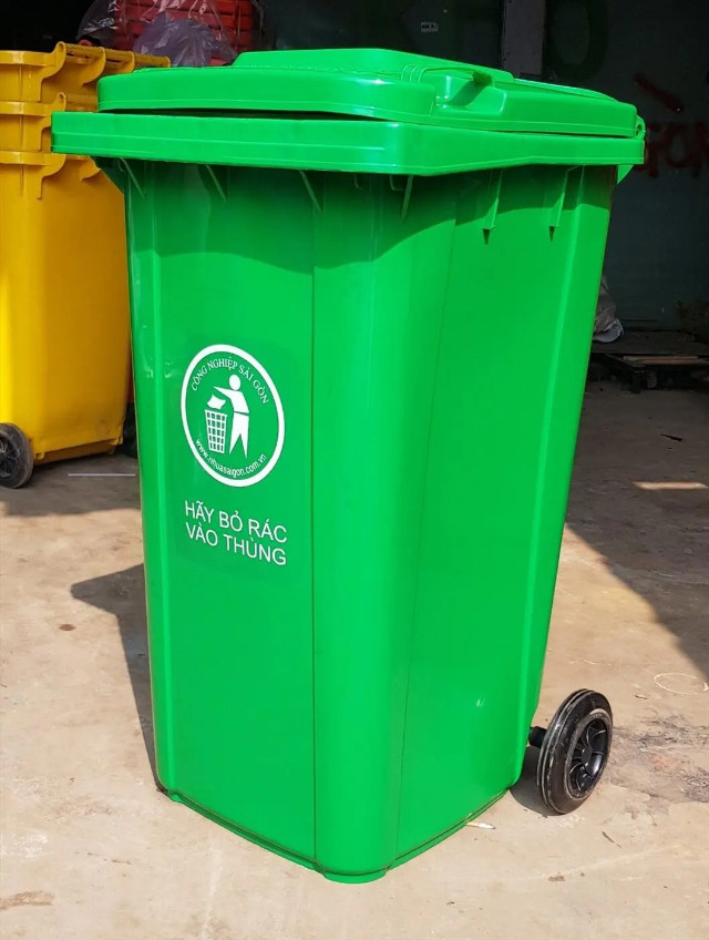 Thùng rác nhựa 240 lít với thiết kế hiện đại, minh họa các tiêu chí lựa chọn thùng rác lớn phù hợp với nhu cầu sử dụng