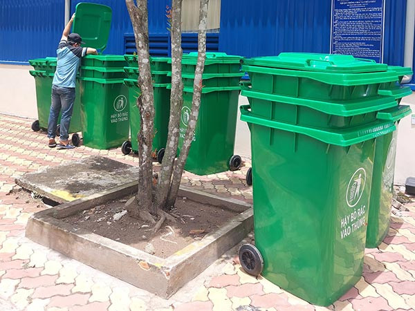 Thùng rác nhựa 360 lít công nghiệp có bánh xe di chuyển tiện lợi