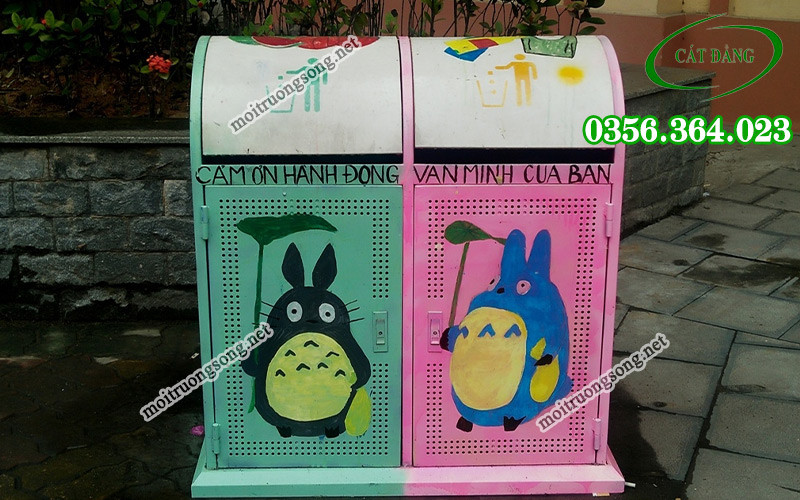 Thùng rác tái chế được trang trí với hình ảnh dễ thương phù hợp cho không gian trong nhà
