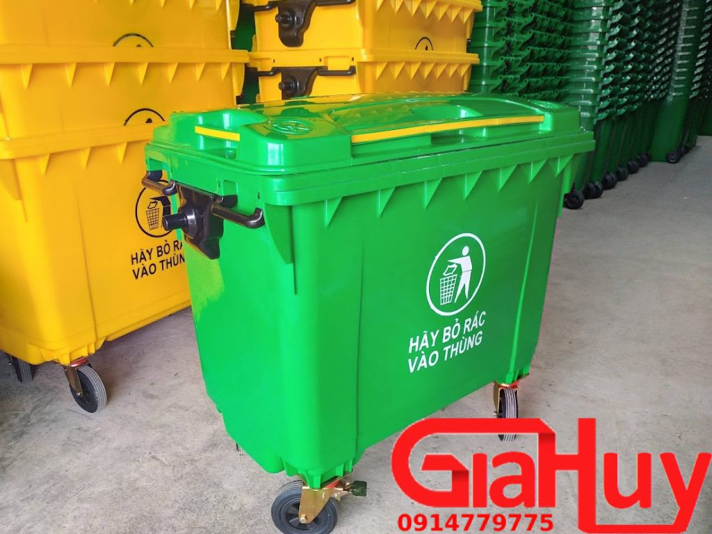 Thùng rác to có nắp 660 lít màu xanh tại Đà Nẵng, phù hợp thu gom chất thải