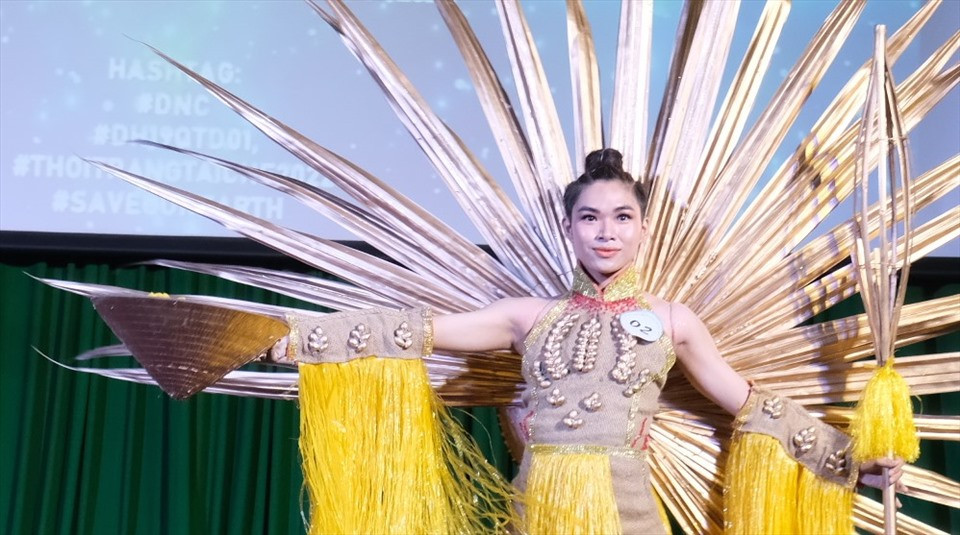 trang phục bảo vệ môi trường từ vật liệu tái chế