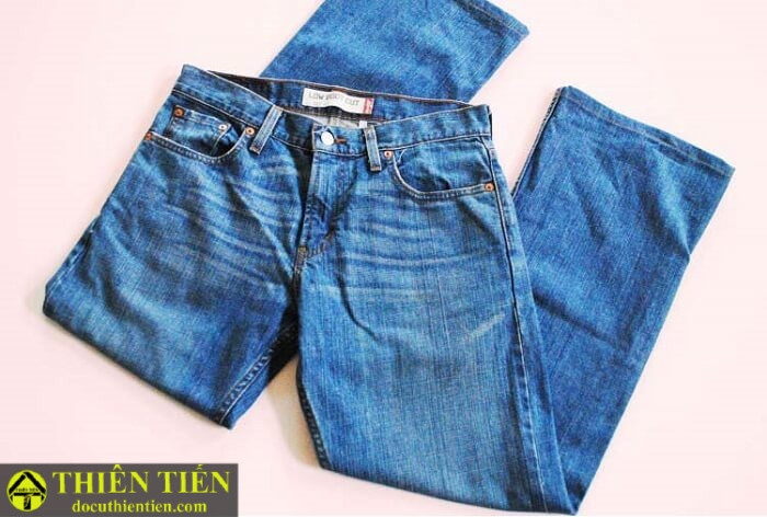Túi quần áo jean cũ tái chế làm ngăn đựng bàn chải