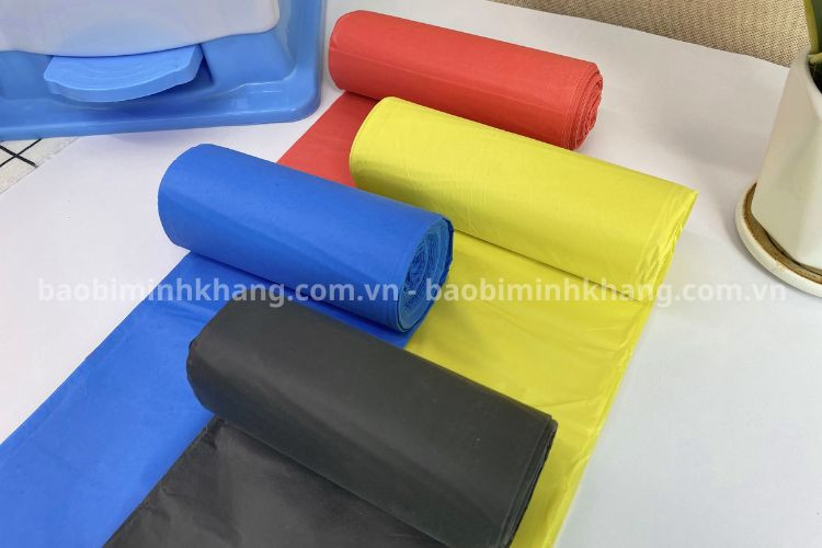 Túi rác cuộn là sản phẩm thiết yếu trong đời sống hàng ngày