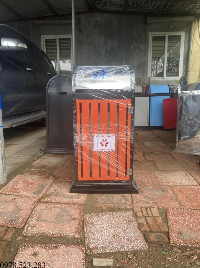 Ứng dụng thùng rác thép sơn tĩnh điện