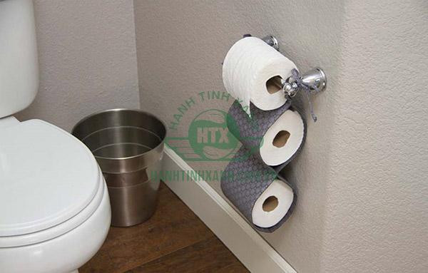 Vị trí đặt thùng rác nhà vệ sinh gần bồn cầu tối ưu sự tiện lợi