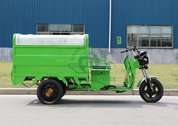 Xe điện thu gom rác 3 bánh xe đang vận hành